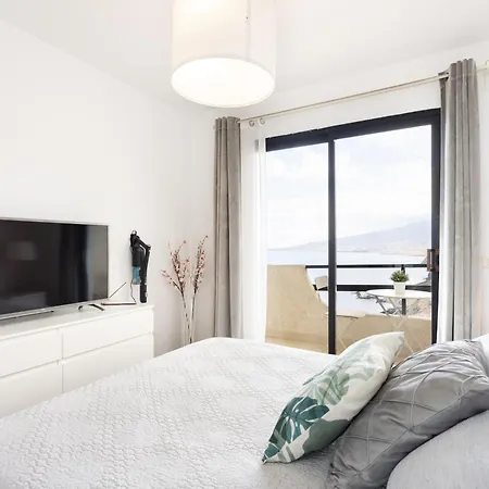 Home2book Beautiful View Of The Bay & Wifi Lägenhet *
